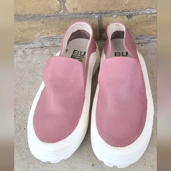 Bueno Leather Slip-ons - Picture 2 of 10